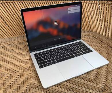 Apple admits throttling new McBook Pro, issues a fix 