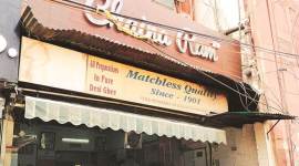 delhi sweet shops, BJP leader Harish Khurana, Ajay Maken, Chaina Ram confectioners, delhi congress protest, delhi congress leaders, chhole bhature issue, indian express