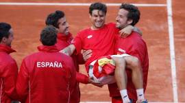 Spain players celebrate Davis Cup win against Germany