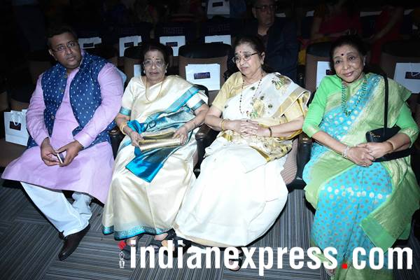 asha bhosle at Master Deenanath Mangeshkar Award