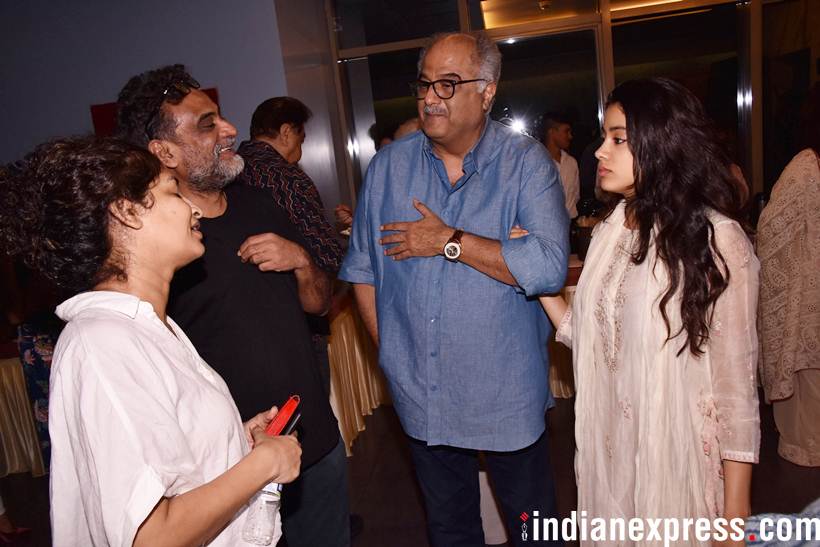 janhvi kapoor and boney kapoor met gauri shinde