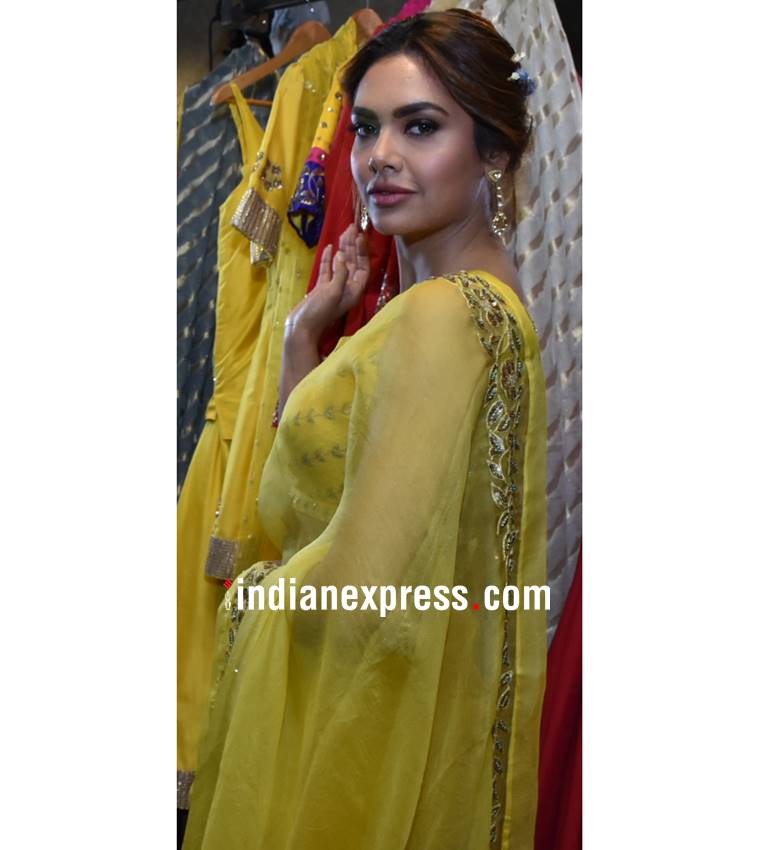 Esha Gupta, Esha Gupta yellow sari, Esha Gupta bold colours, Esha Gupta fashion, Esha Gupta ethnic fashion, Esha Gupta latest photos, Esha Gupta style, indian express, indian express news