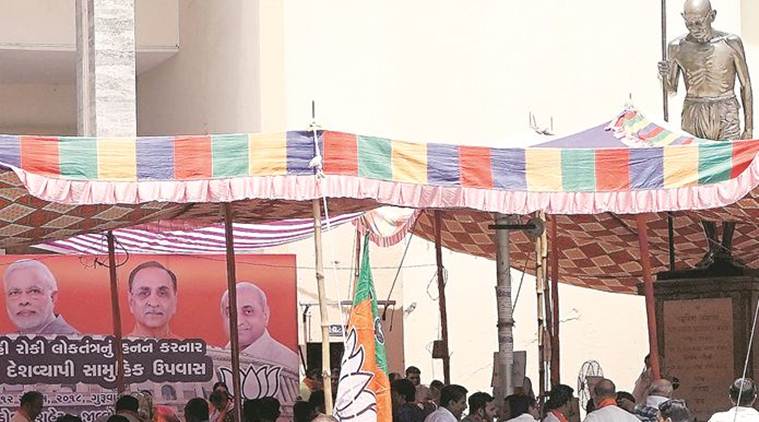 gujarat water crisis, Gujarat Water Regulatory Authority, gujarat government, gwra, narmada water, indian express