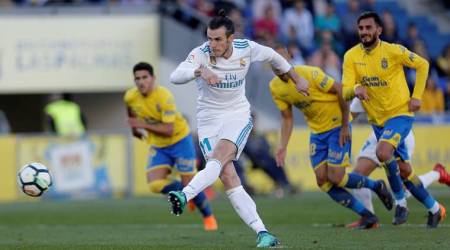 Soccer Football - La Liga Santander - Las Palmas vs Real Madrid - Gran Canaria Stadium, Las Palmas, Spain - March 31, 2018   Real Madrid's Gareth Bale scores their third goal from a penalty       REUTERS/Santiago Ferrero