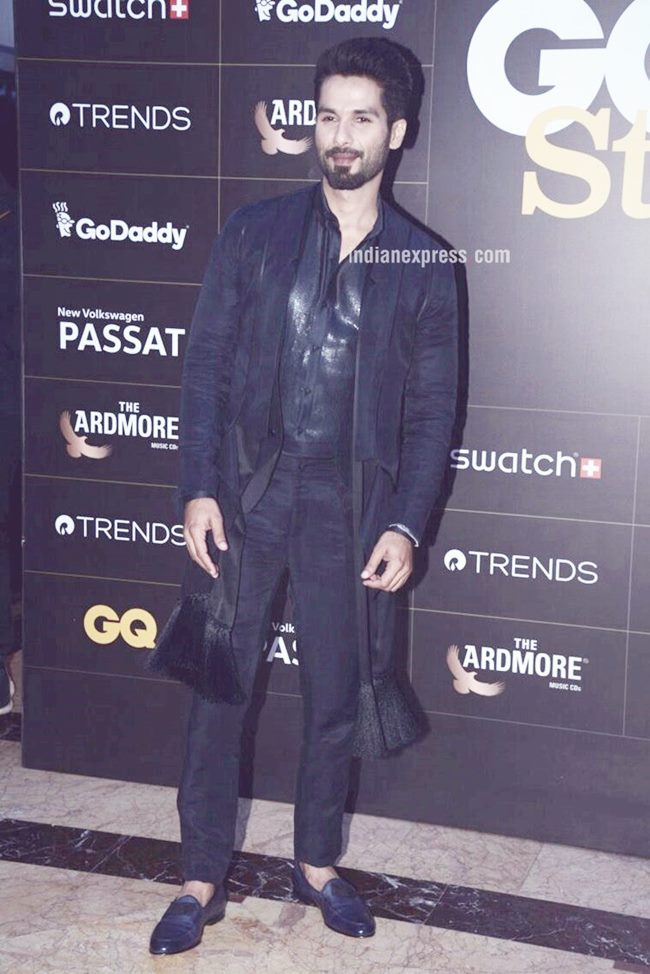 fashion hits and misses, deepika padukone, kangana ranaut, alia bhatt, priyanka chopra, manushi chhillar, shahid kapoor, aditi rao hydari, rani mukerji, lara dutta, neha dhupia, celeb fashion,bollywood fashion, indian express, indian express news