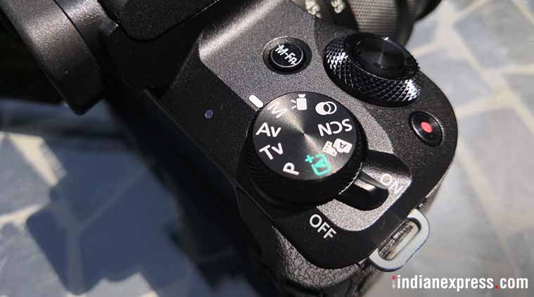 Canon EOS M50 dial buttons