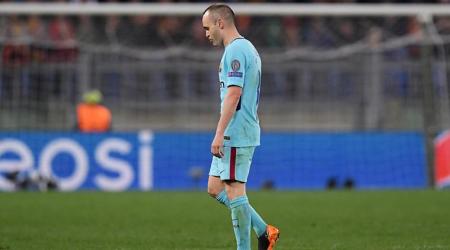 Soccer Football - Champions League Quarter Final Second Leg - AS Roma vs FC Barcelona - Stadio Olimpico, Rome, Italy - April 10, 2018   Barcelona's Andres Iniesta walks off after being substituted off   REUTERS/Alberto Lingria