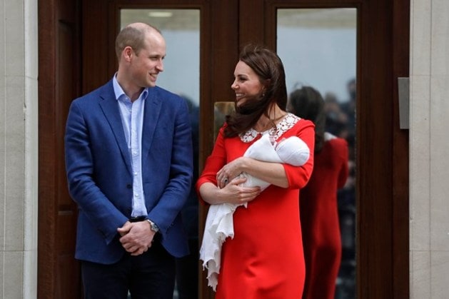 royal baby, royal baby 3, third royal baby, royal baby photo, third royal baby photos, royal baby first photos, kate middleton, prince william, kate middleton new baby photos, duchess of cambridge new baby photos, world news, indian express,
