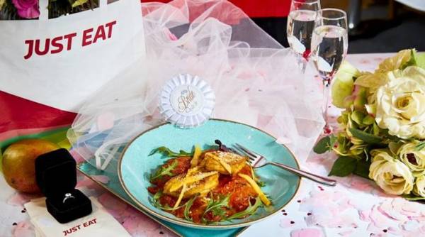 indian curry, uk indian curry, bizarre food offer, man wants to marry food, man chicken curry wedding proposal, just eats uk, saffron uk, food news, odd news, bizarre news, weird news, indian express