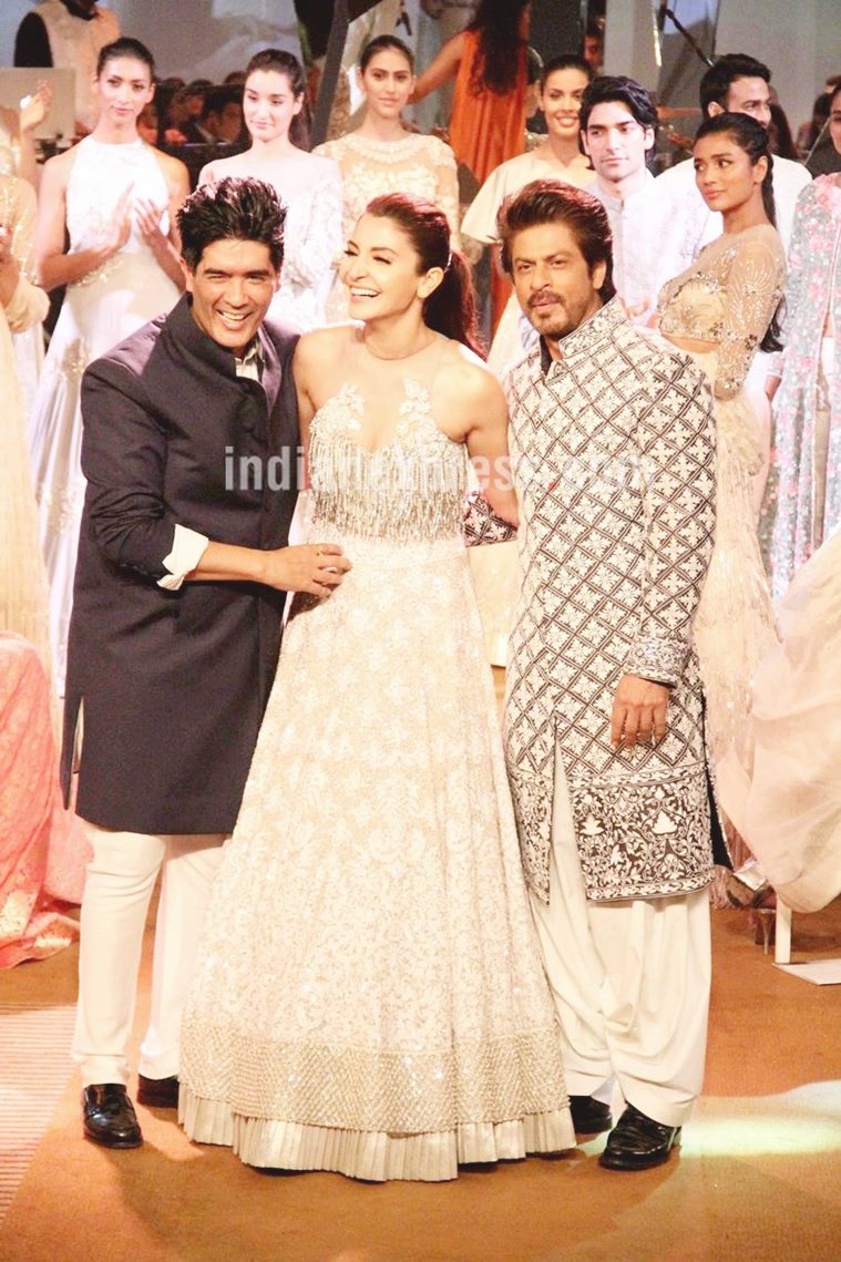 Deepika Padukone, Ranbir Kapoor, Manish Malhotra, Shabana Azmi, Mijwan Fashion Show, Shah Rukh Khan, Amitabh Bachchan, Farhan Aktar, Anushka Sharma, Deepika Padukone fashion, Ranbir Kapoor fashion, Deepika Padukone latest photos, Ranbir Kapoor latest photos, celeb fashion, bollywood fashion, indian express, indian express news