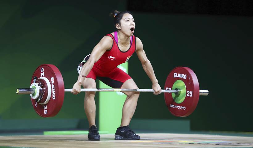 Mirabai Chanu during a Snatch at weightlifting event