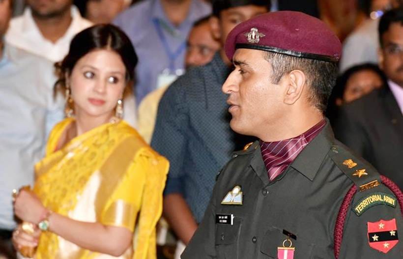Mahendra Singh Dhoni with wife Sakshi Singh Dhoni at Rashtrapati Bhavan.