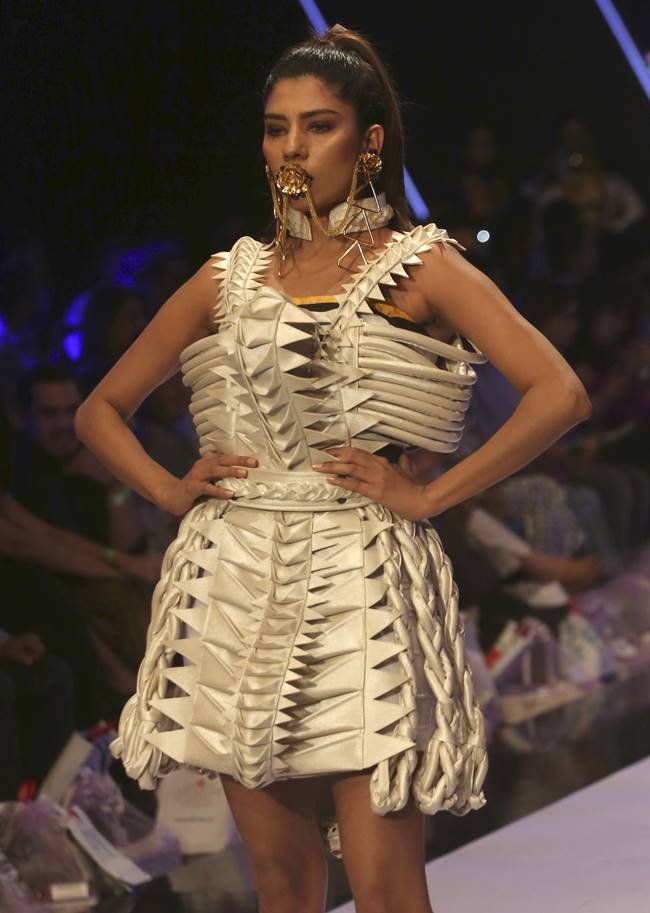 Pakistan Fashion Week, Pakistan Fashion Week latest photos, Pakistan Fashion Week fashion, Pakistan Fashion Week latest designs, Pakistan Fashion Week Rozina Munib, Deepak Perwani, Boheme Kanwal, indian express, indian express news