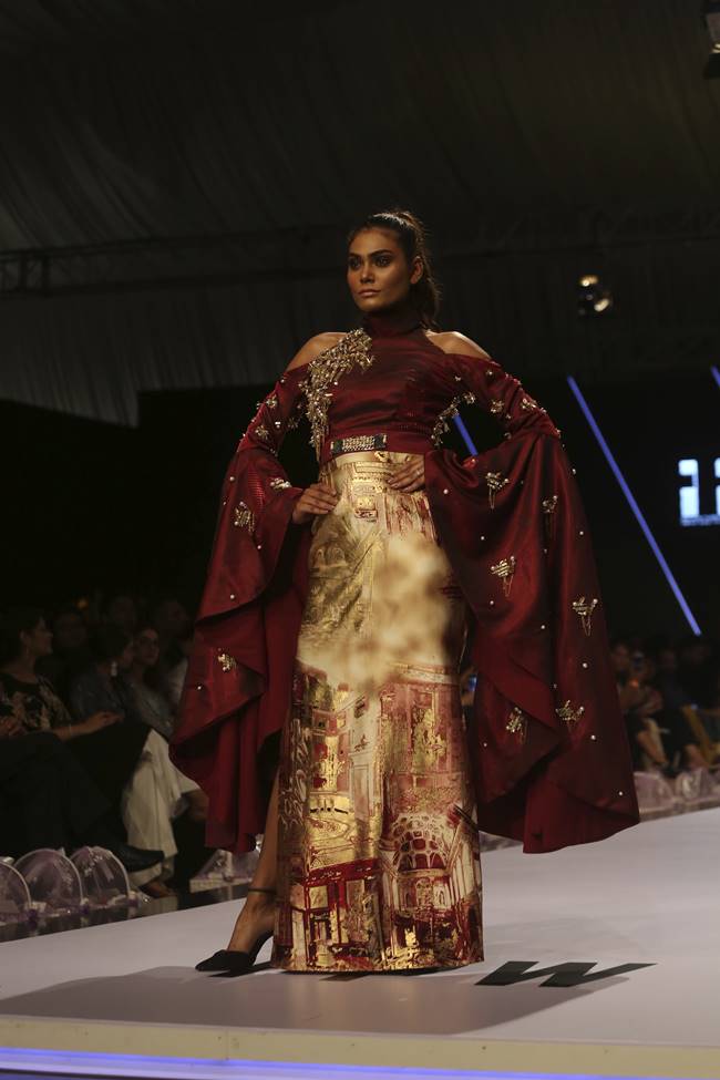 Pakistan Fashion Week, Pakistan Fashion Week latest photos, Pakistan Fashion Week fashion, Pakistan Fashion Week latest designs, Pakistan Fashion Week Rozina Munib, Deepak Perwani, Boheme Kanwal, indian express, indian express news