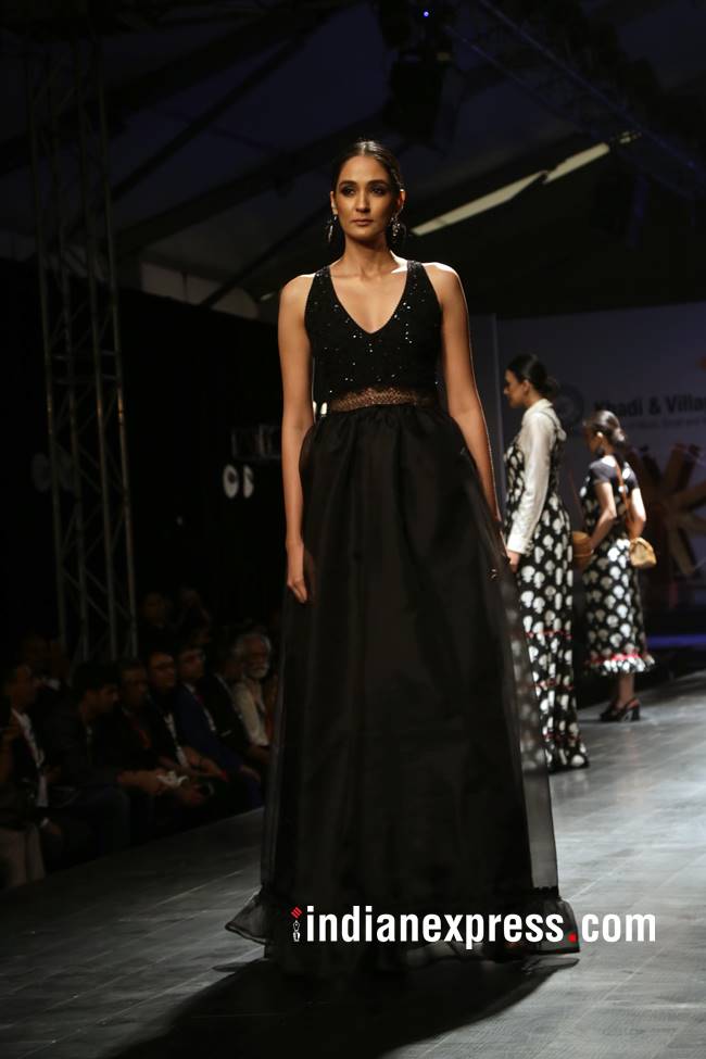 Khadi - Transcending Boundaries fashion show, khadi FDCI, Rohit Bal latest designs, Anju Modi latest designs, Payal Jain latest designs, Poonam Bhagat latest designs, indian express, indian express news
