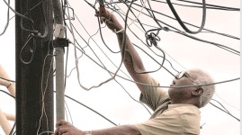 Consumers to paid for long power cuts in Delhi