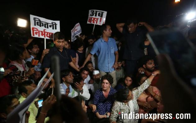 rahul gandhi photos, india gate protest images, candlelight vigil pictures, kathua gangrape, ashifa, congress midnight protest, priyanka gandhi images, unnao rape protest pics, indian express