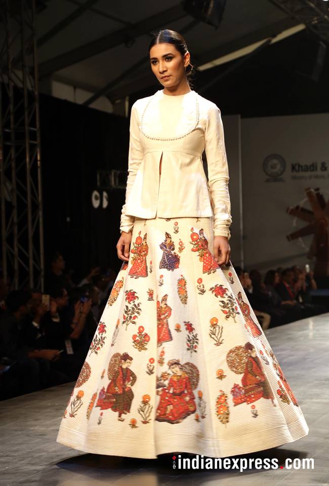 Khadi - Transcending Boundaries fashion show, khadi FDCI, Rohit Bal latest designs, Anju Modi latest designs, Payal Jain latest designs, Poonam Bhagat latest designs, indian express, indian express news