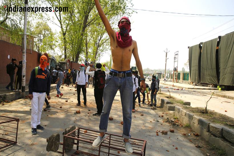 kashmir photos, srinagar protest images, stone pelting pictures, jammu kashmir images, j&k pics, kashmir encounter, anantnag, jk student protest, indian express