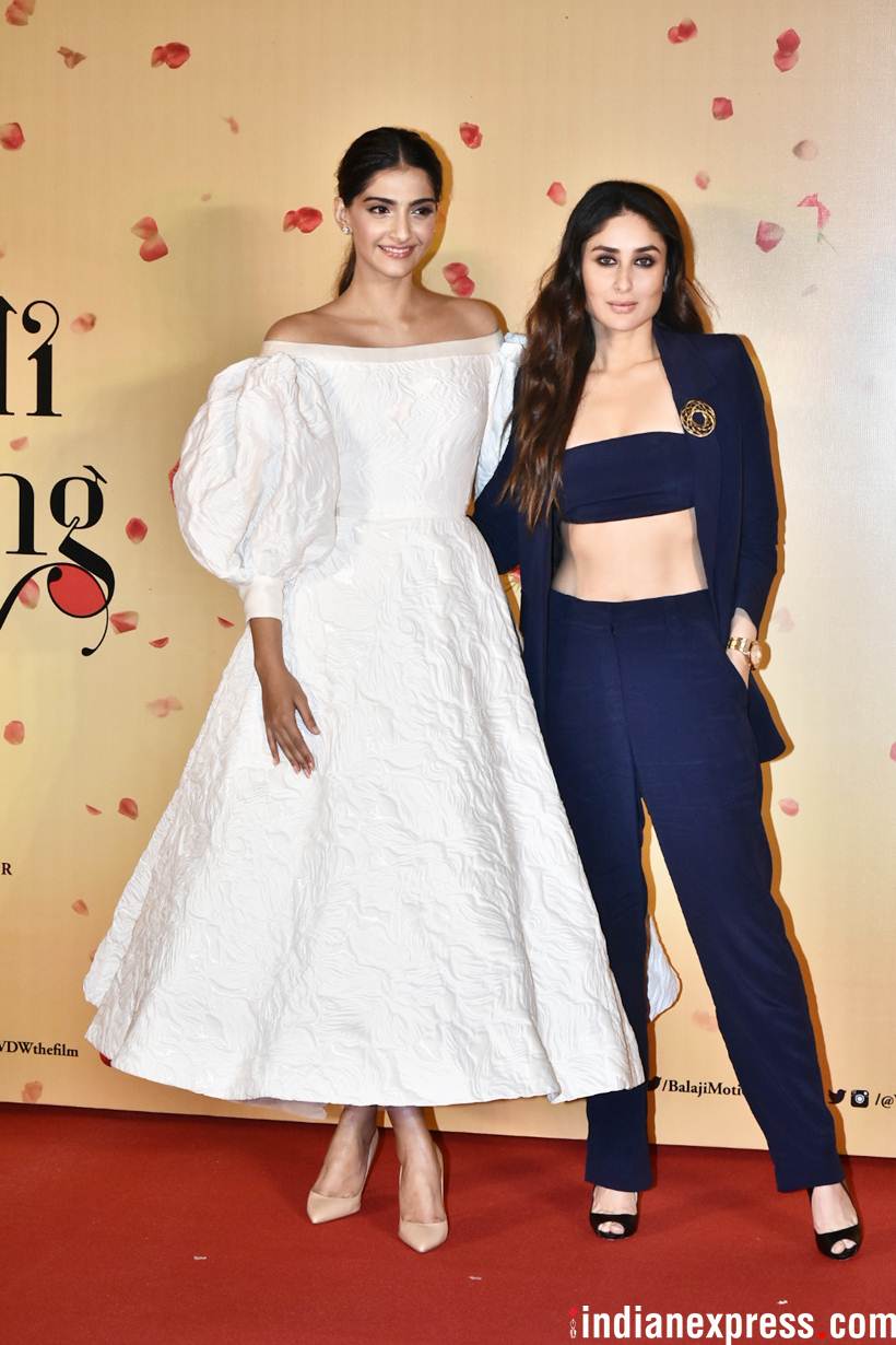 sonam kapoor and kareena kapoor khan pose for shutterbugs