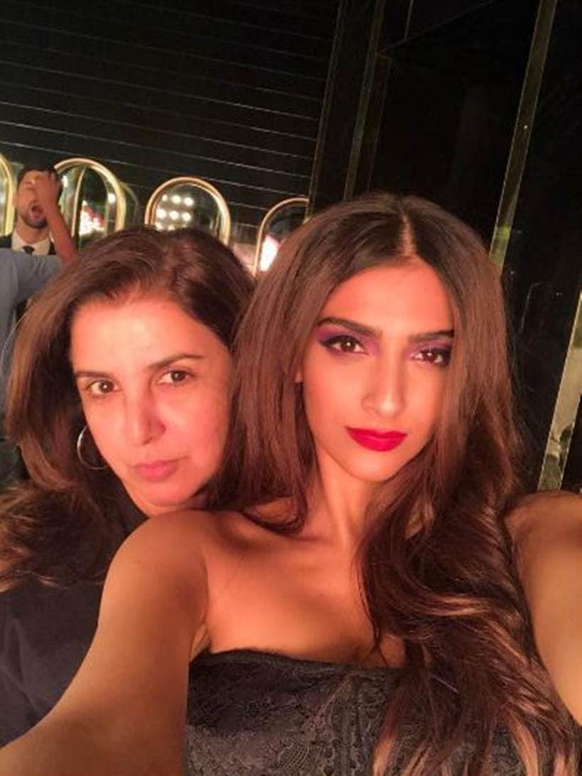 sonam kapoor farah khan veere di wedding