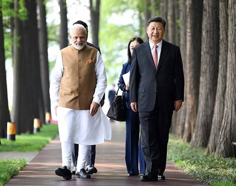 pm modi in china, modi boat ride, modi xi jinping meeting, modi east lake ride, east lake china, modi wuhan visit, india-china relations, indian express