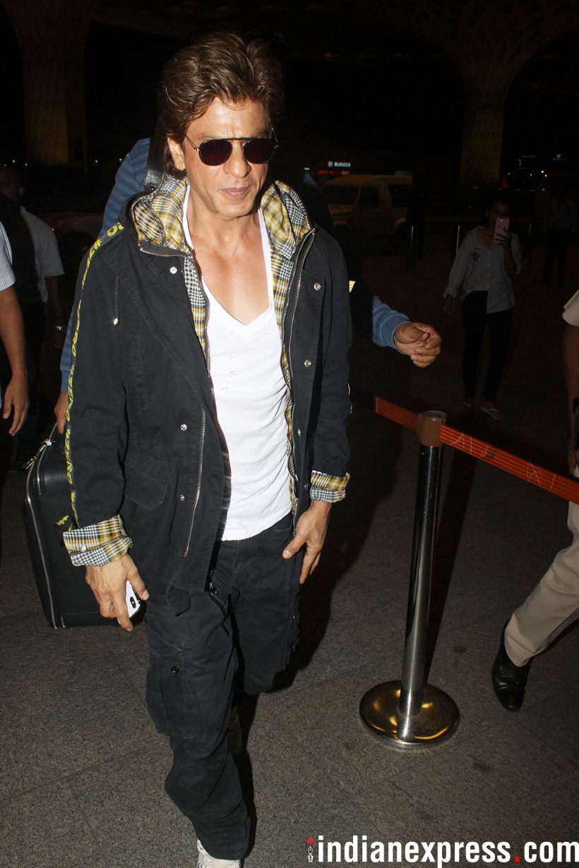 shah rukh khan at airport