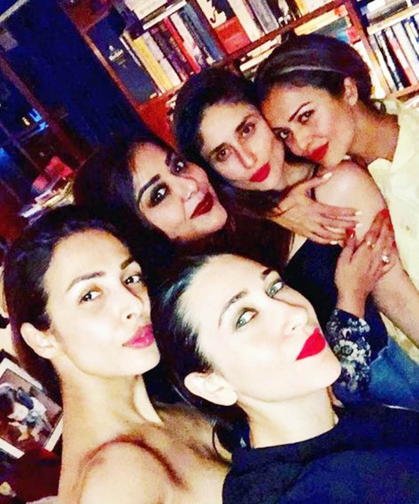 karisma kapoor, kareena kapoor khan party together