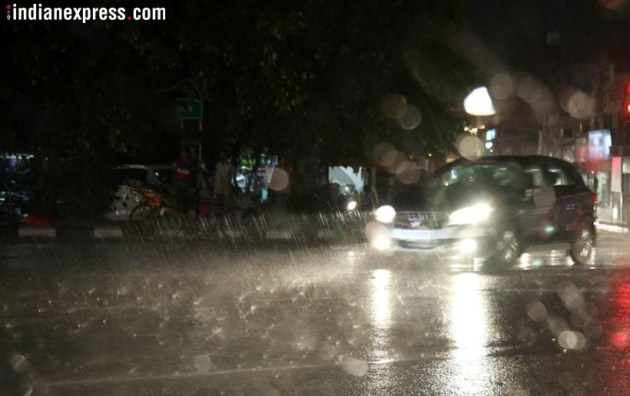 Thunderstorm alert over North India: Evening schools shut, Delhi metro to exercise caution