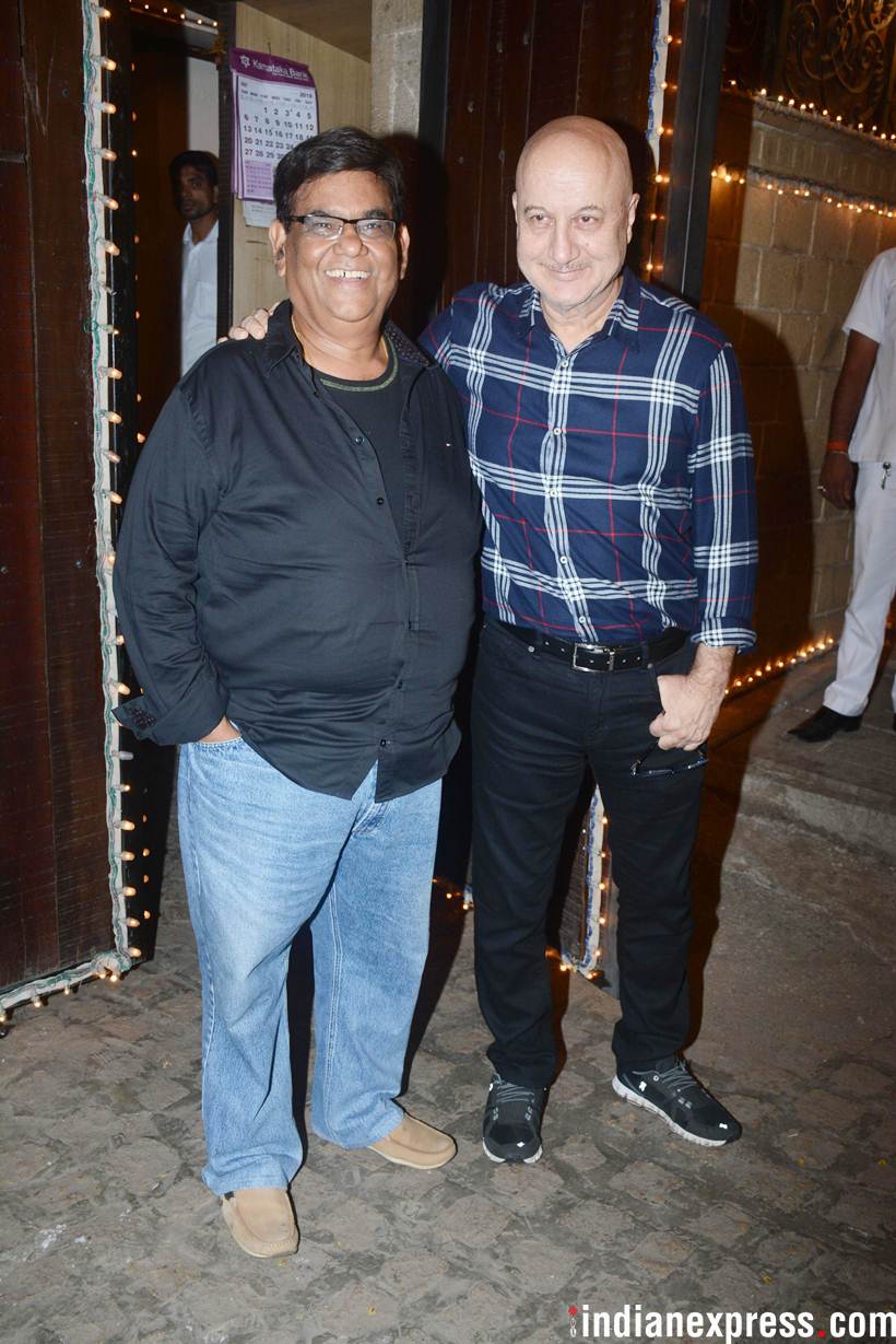 satish kaushik and anupam kher at the kapoor residence