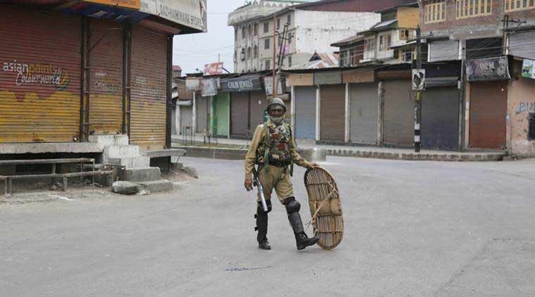 j-k news, stone pelting, school bus attack, shopian school bus attack, jammu and kashmir, shopian protests, mehbooba mufti, kashmir news, jammu news, india news, indian express