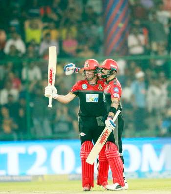 ipl 2018 ab de villiers virat kohli keep royal challengers bangalore in the race knock out delhi daredevils sports gallery news the indian express ipl 2018 ab de villiers virat kohli