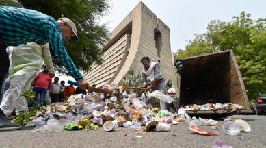 Delhi HC disapproves of dumping garbage on roads as mark of protests