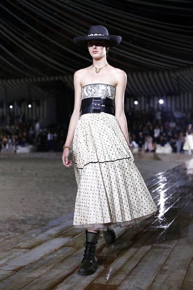 Dior equestrian collection, dior latest collection, dior fashion show Paris, dior horse fashion, dior cowgirl fashion, dior fashon show, indian express, indian express news