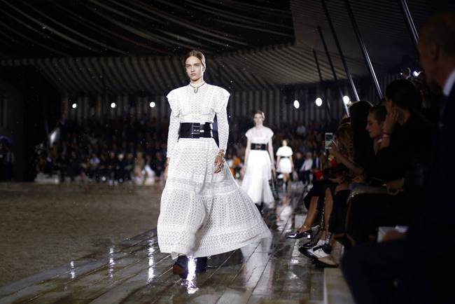Dior equestrian collection, dior latest collection, dior fashion show Paris, dior horse fashion, dior cowgirl fashion, dior fashon show, indian express, indian express news