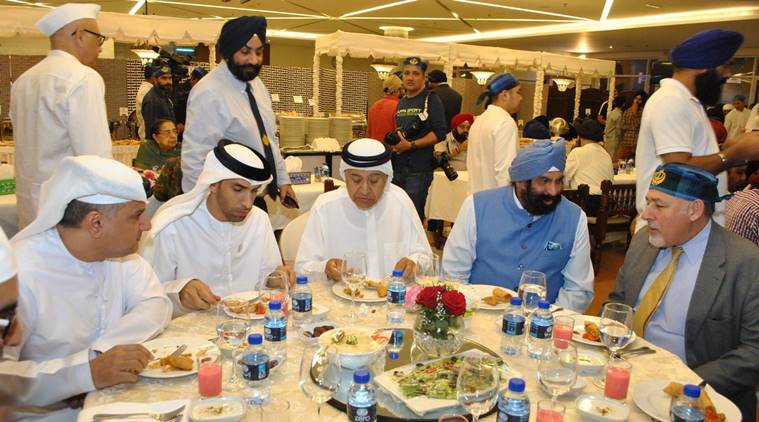 ramzan, ramadan, ramdan kareem, sikh iftar party, inter faith iftar, sikh temple dubai, dubai gurudwara iftar party, UAE news, good news, indian express, viral news