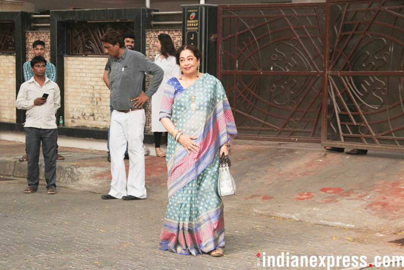 kirron kher, anupam kher wife at sonam kapoor house