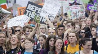 Irish parliament passes bill to legalise abortion