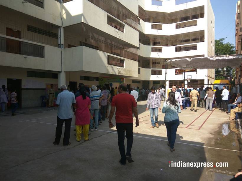 karnataka assembly election 2018, karnataka polls photos, karnataka voting images, bangalore voting pictures, ballots, voter turnout pics, indian express