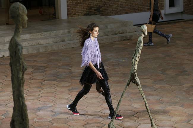 Louis Vuitton, Louis Vuitton latest fashion show, Louis Vuitton Fashion show France, Louis Vuitton Cruise show, Louis Vuitton Emma Stone show, indian express, indian express news