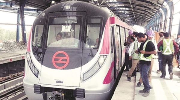 Delhi Metro, Delhi Metro Magenta Line, Technical snag on Magenta Line, Magenta Line passengers deboarded, Delhi Metro Rail Corporation, Delhi News, Indian express