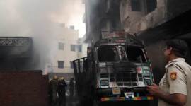 malviya nagar fire, delhi fire, malviya nagar godown fire, khirki extention, south delhi, indian express