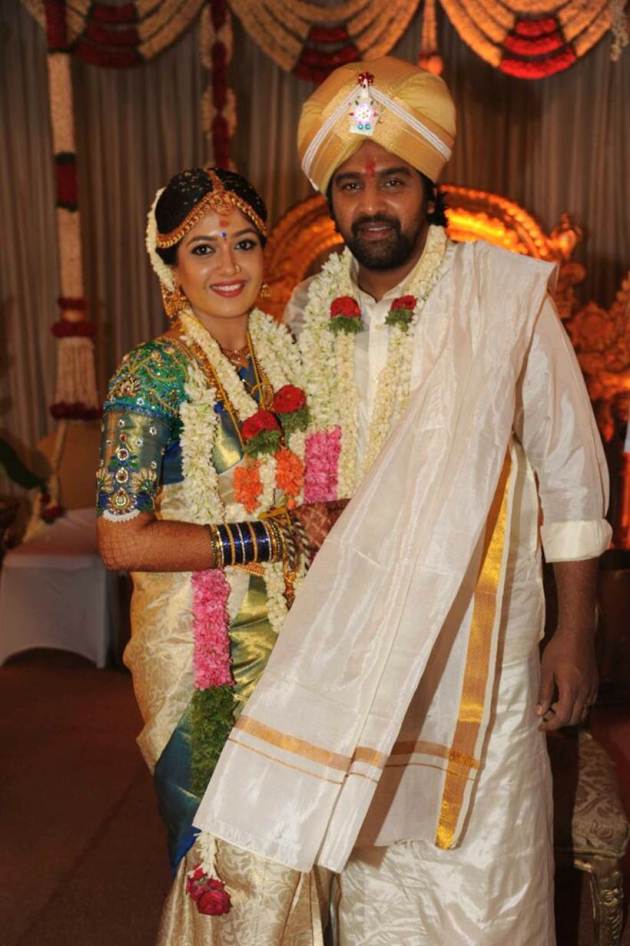 Meghana Raj And Chiranjeevi Sarja Look Picture Perfect In Their Hindu Wedding Entertainment 