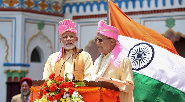 Prime Minister Narendra Modi with Nepal Prime Minister Khadga Prasad Oli 