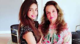 mumtaz posts video for her fans