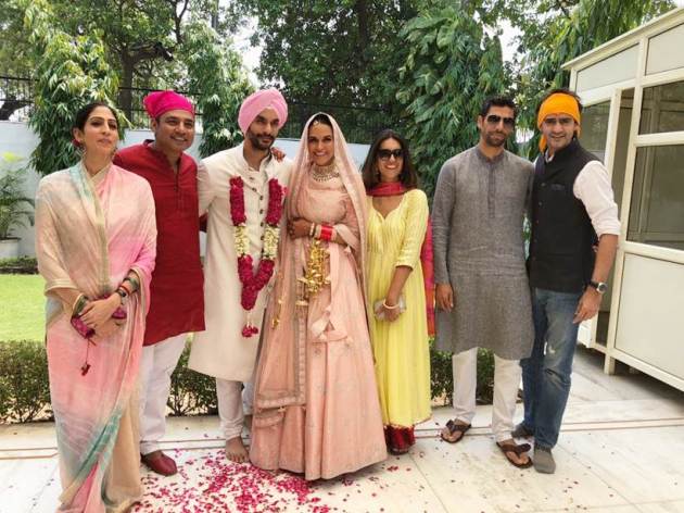 angad bedi and neha dhupia with friends