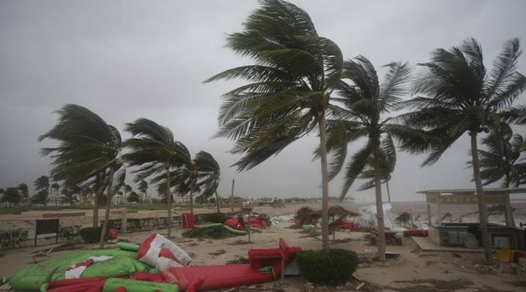 Powerful cyclone lashes Oman, Yemen; 3 dead, 40 missing | World News ...