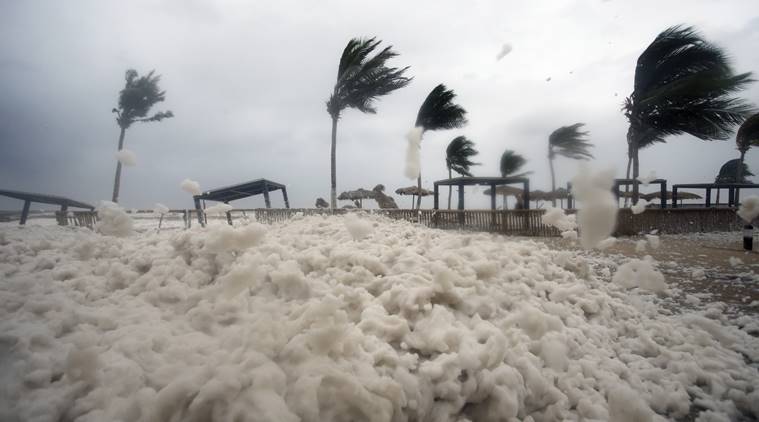 Powerful cyclone strikes Oman, Yemen; five dead, 30 missing
