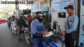 In Noida, no petrol for bikers without helmet from June 1