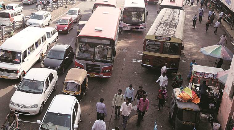 Pune transporatation authority relaunches reward for reporting cellphone use by bus drivers while driving